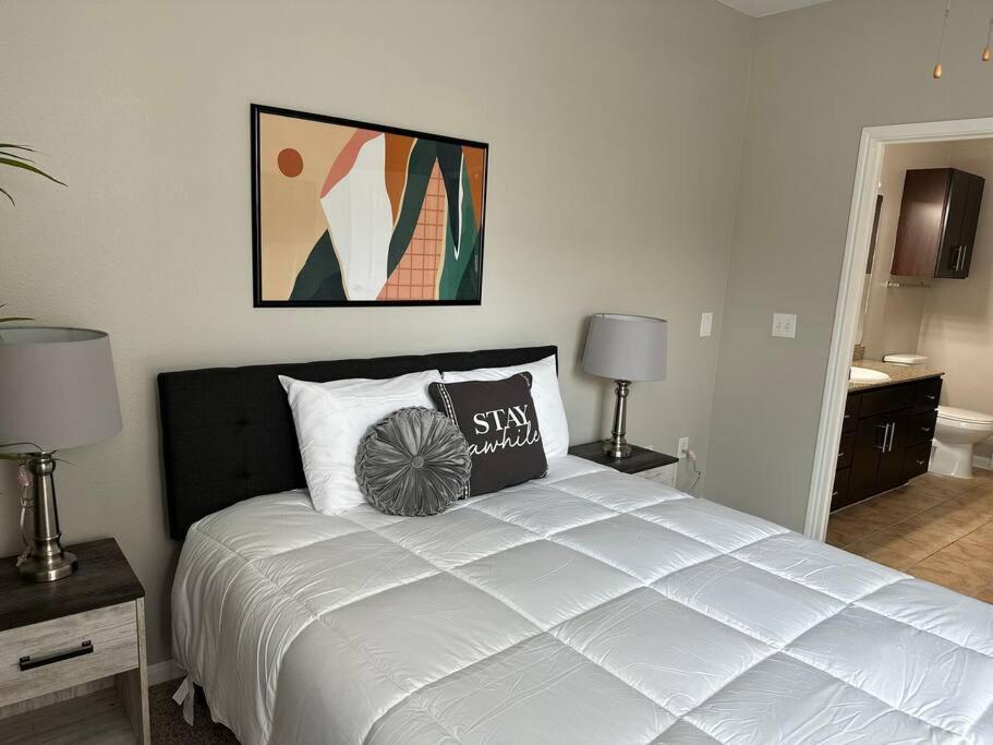Trendy, Upscale Apartment! Apartment Houston