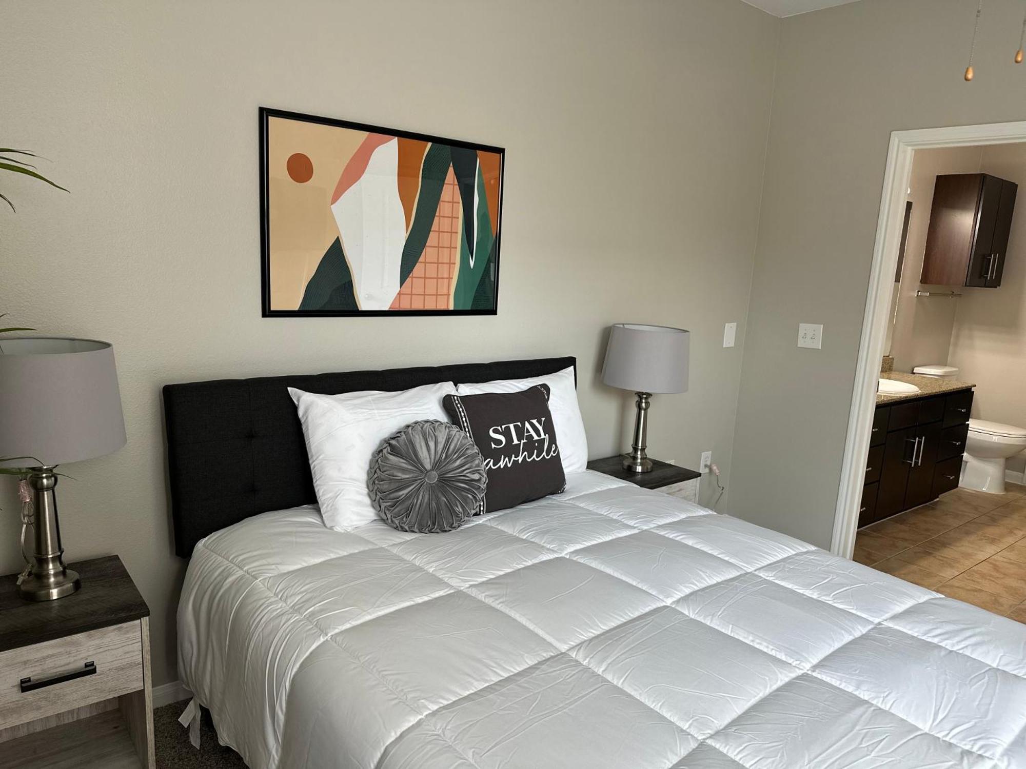 Apartment Trendy, Upscale Apartment! Houston